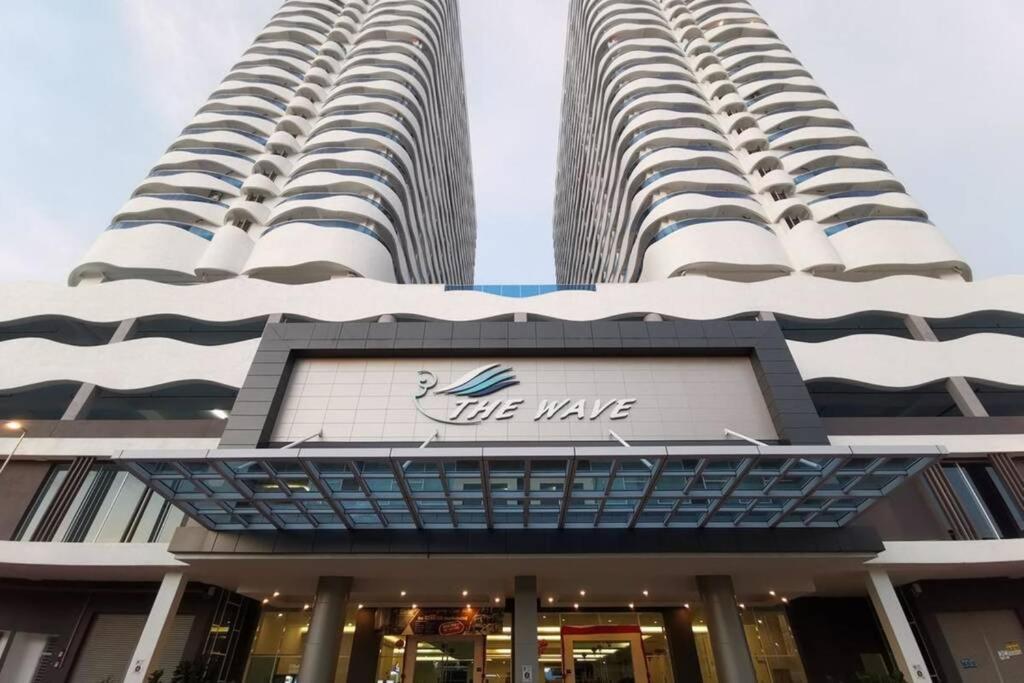 The Wave - Kota Laksamana -- Pool View -- 6 Pax Apartment Malacca Exterior photo